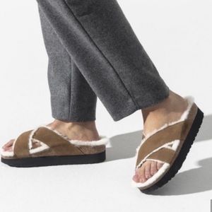 NWB Birkenstock Papillo daytona shearling sandal in tea suede narrow wid…